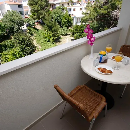 Neva Apartamento Makarska