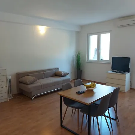 Neva Apartment Makarska