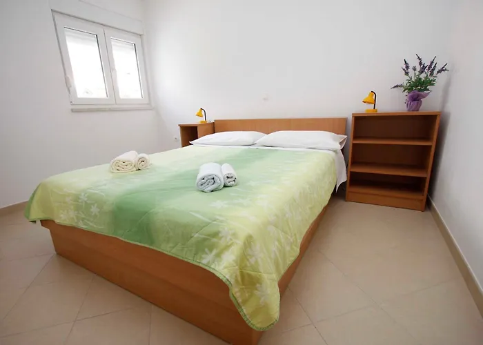 Neva Макарська