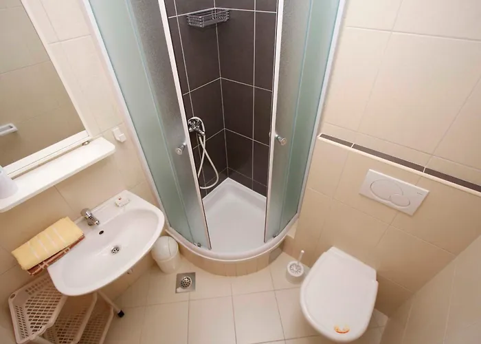 Neva Макарська